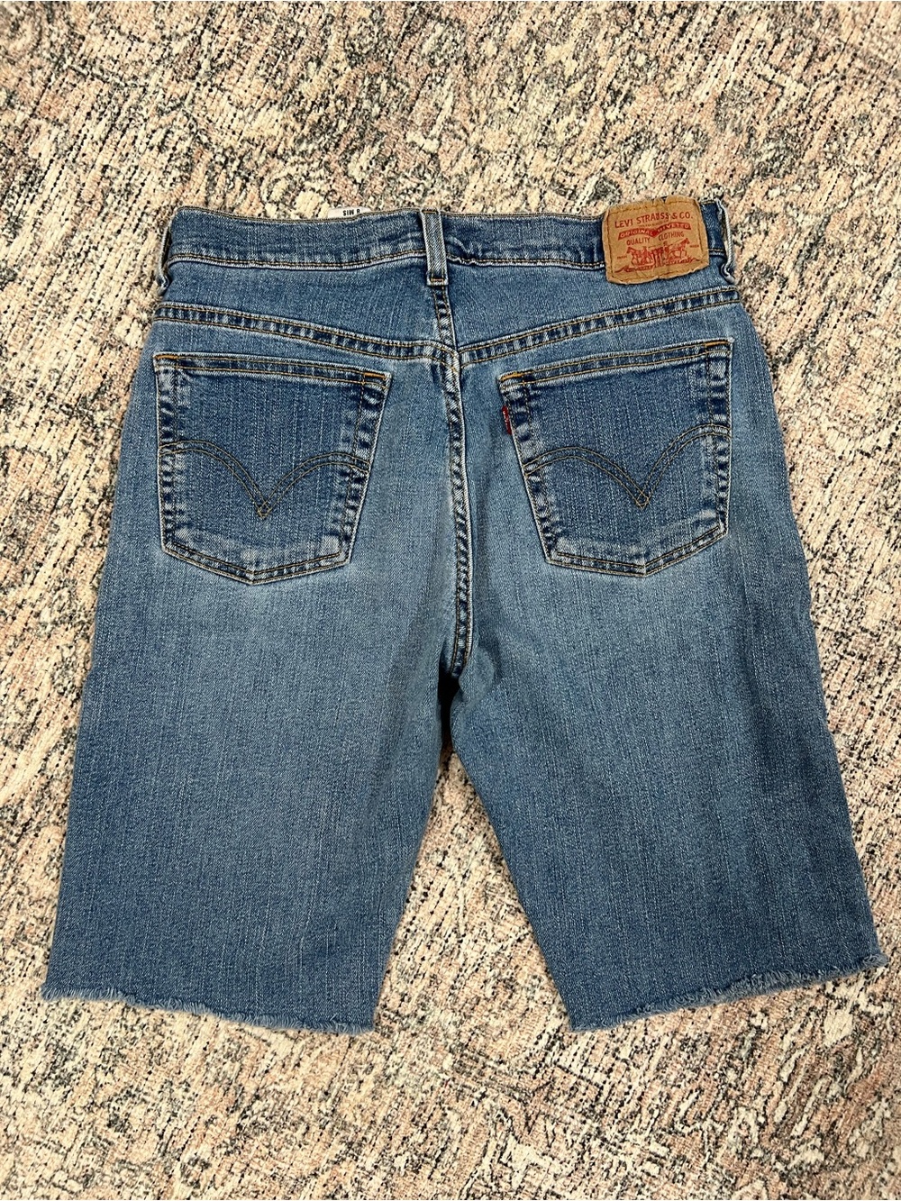 Levi’s Classic Slim Stretch Cutoff Jean Shorts Women’s Size 8 Medium Wash